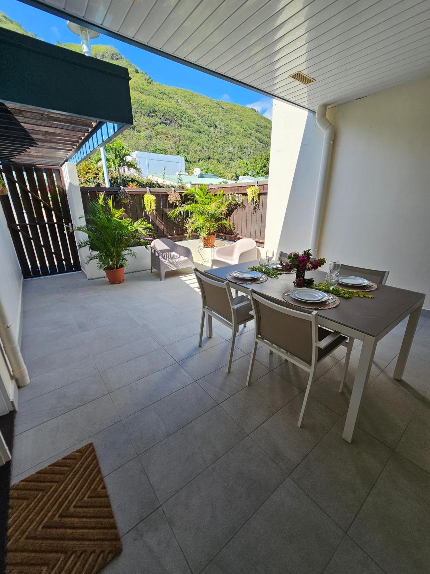 Cozy House In A Private Complex Villa Paea Екстериор снимка
