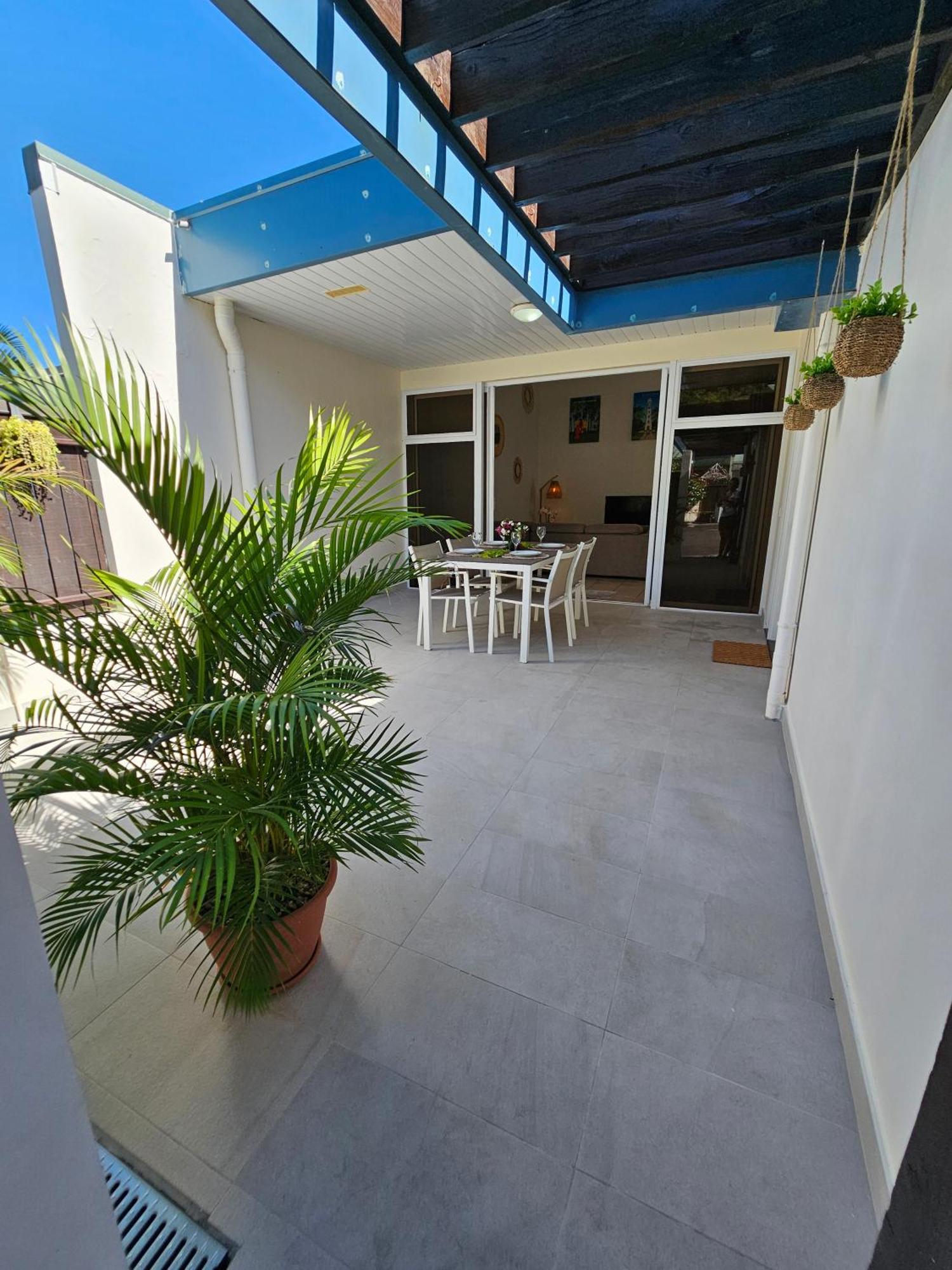 Cozy House In A Private Complex Villa Paea Екстериор снимка