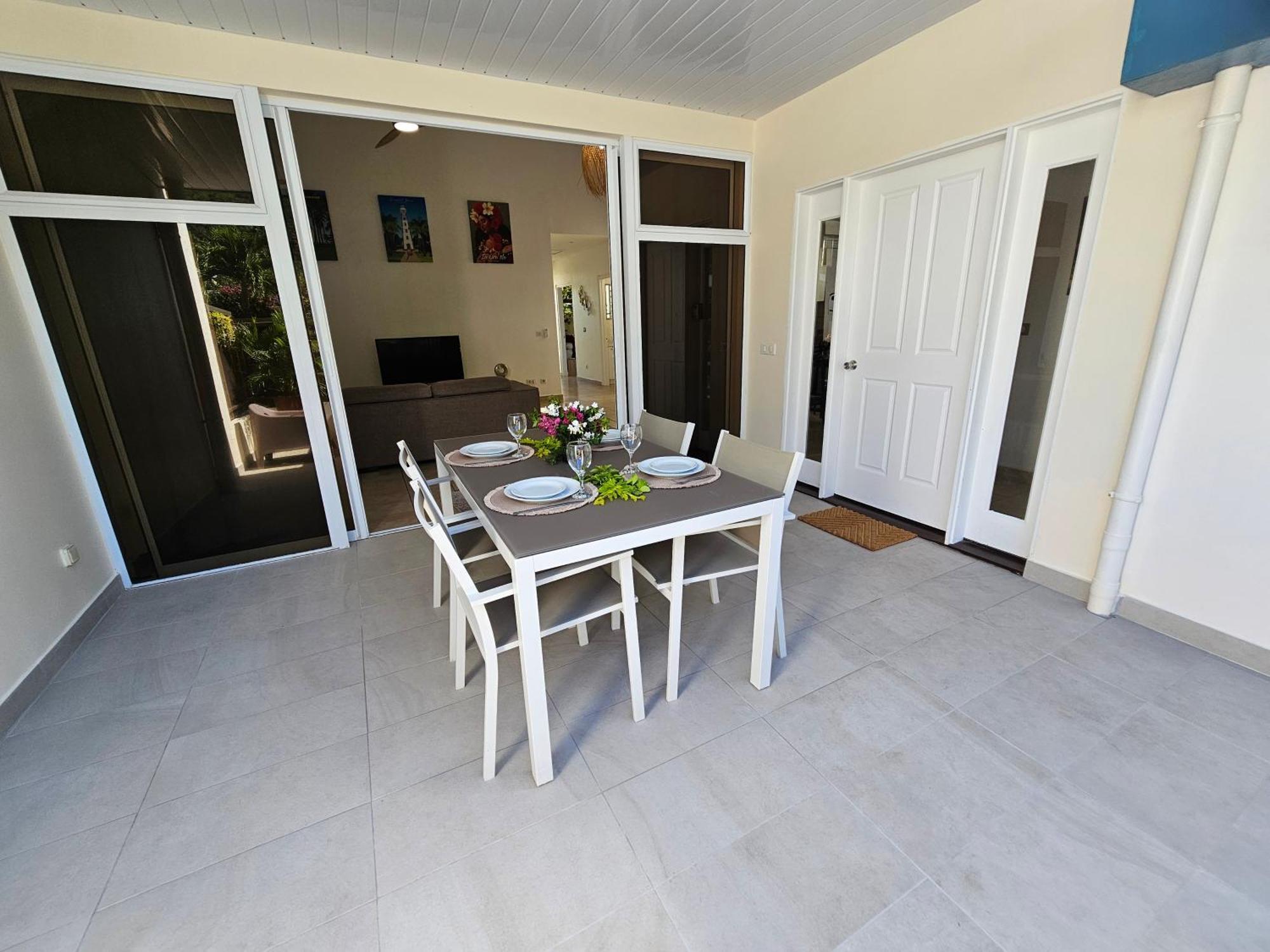 Cozy House In A Private Complex Villa Paea Екстериор снимка