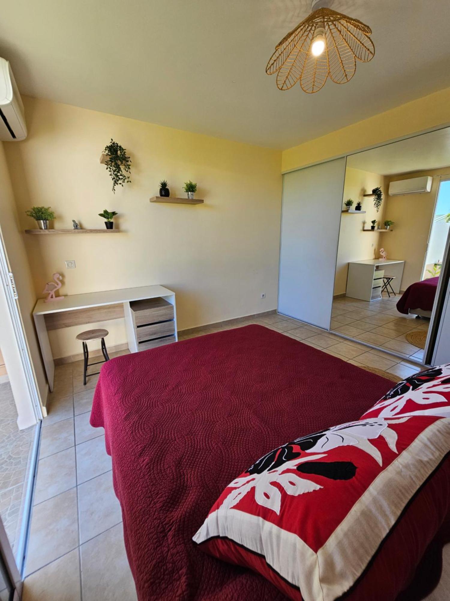 Cozy House In A Private Complex Villa Paea Екстериор снимка
